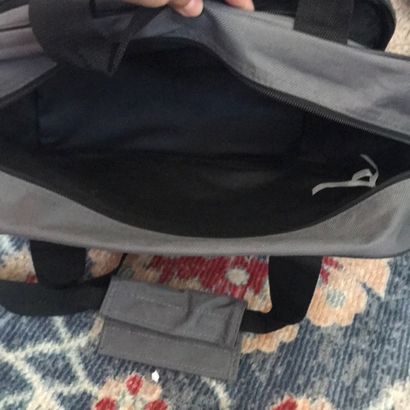 Tag Travel Bag - Picture 7 of 8